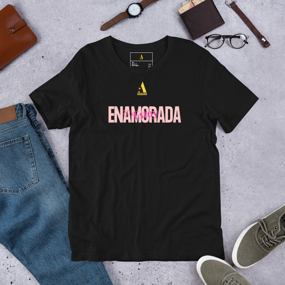 Estoy Enamorada Unisex T-Shirt